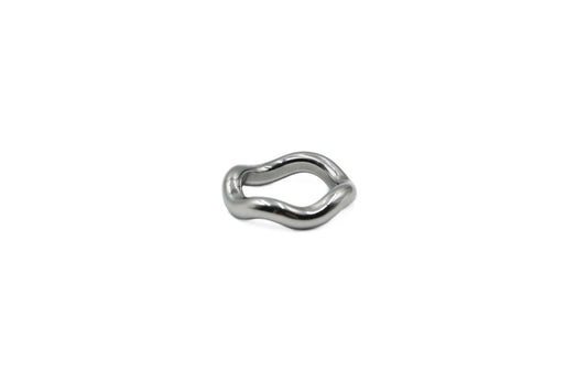 wavy modern ring in silver