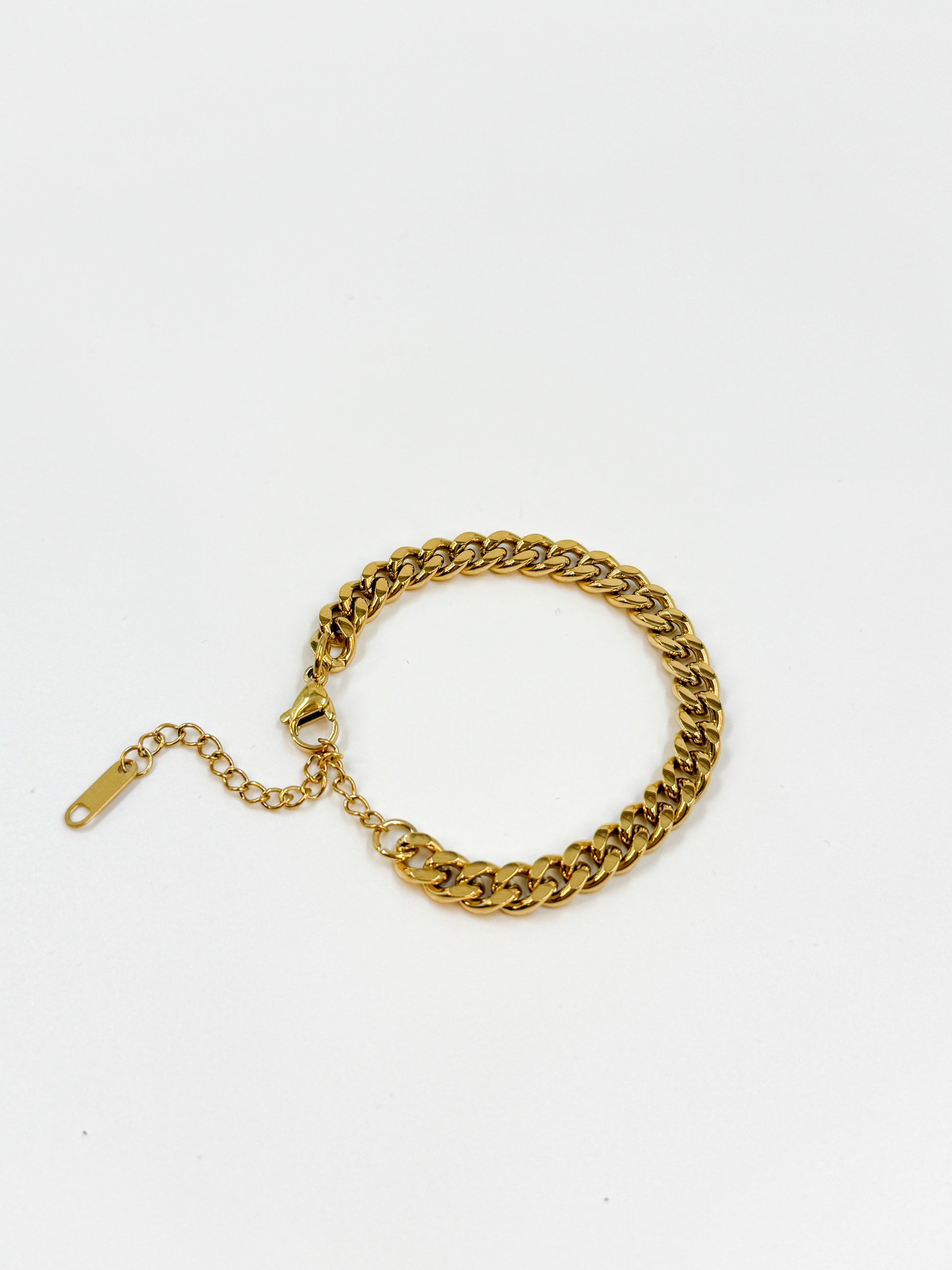 cuban link style bracelet 