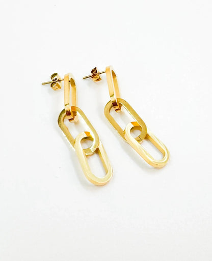 Paper clip style dangling earrings