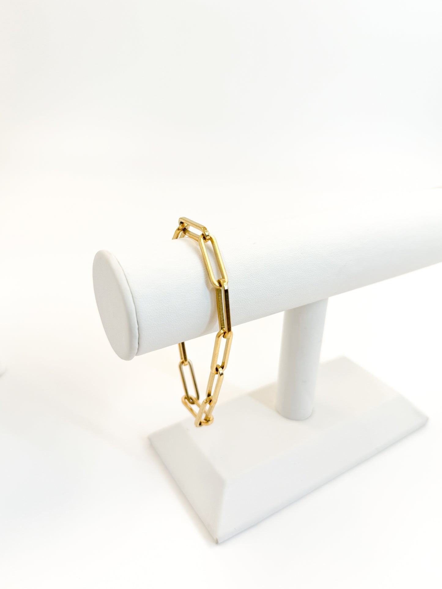 Large paperclip link bracelet in gold
