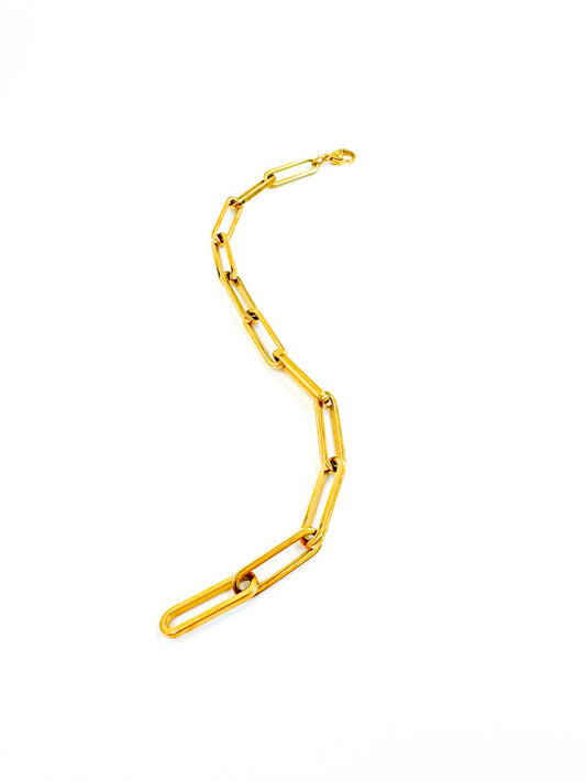 paper clip link style bracelet in gold